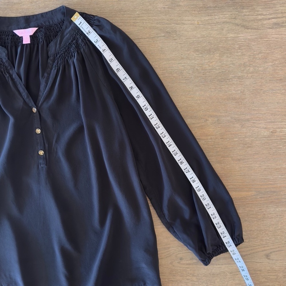 Lilly Pulitzer Elsa 100% Silk Long Sleeve Flowy Top-3 Button V-neck-Onyx-Size Lg - Picture 7 of 16